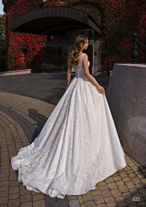 Wedding dress №825