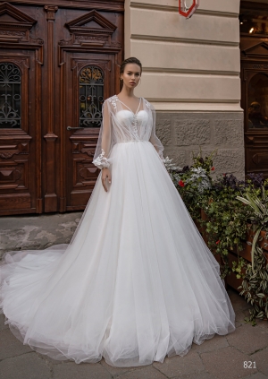 Wedding dress №821