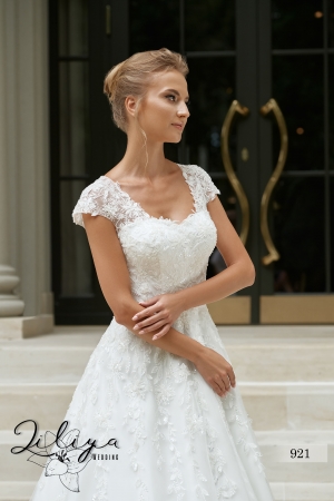 Wedding dress №921